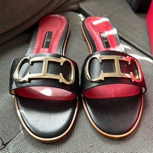 CH Carolina Herrera black leather metal CH slides sz 40 NIB